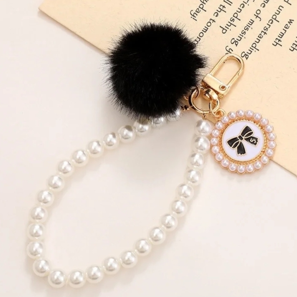 Pearl Beaded Keychain with Pom Pom - Picture 4 of 4